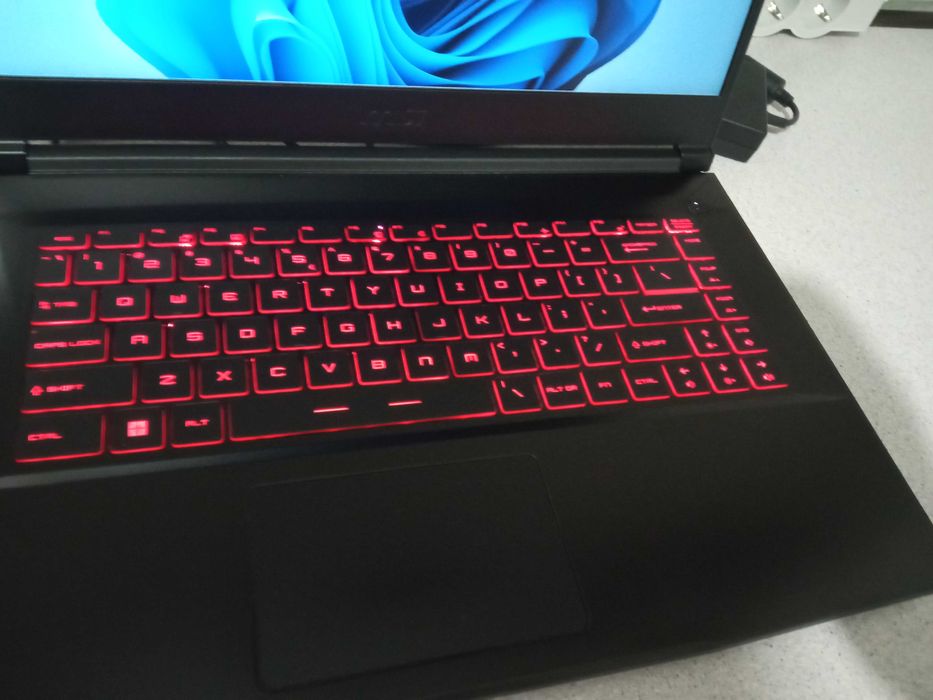 Laptop Gaming i7 11800H 16 CORES led 144Hz 16GB placa dedicata NVIDIA