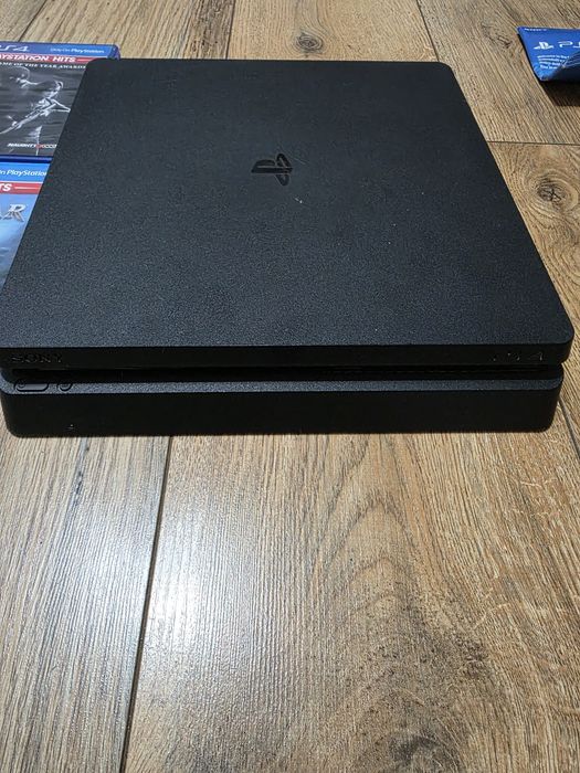 Vand PS 4 DE 1 TB slim