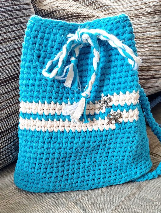 Плетени раници в синьо, ръчна изработка, нови с модерна визия