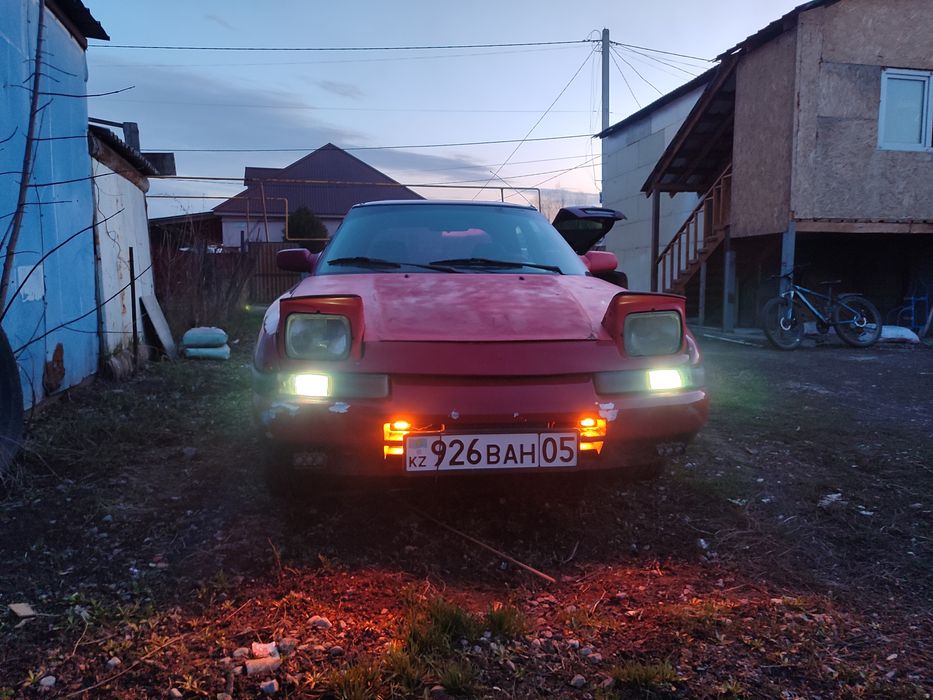 Продам мазду 323