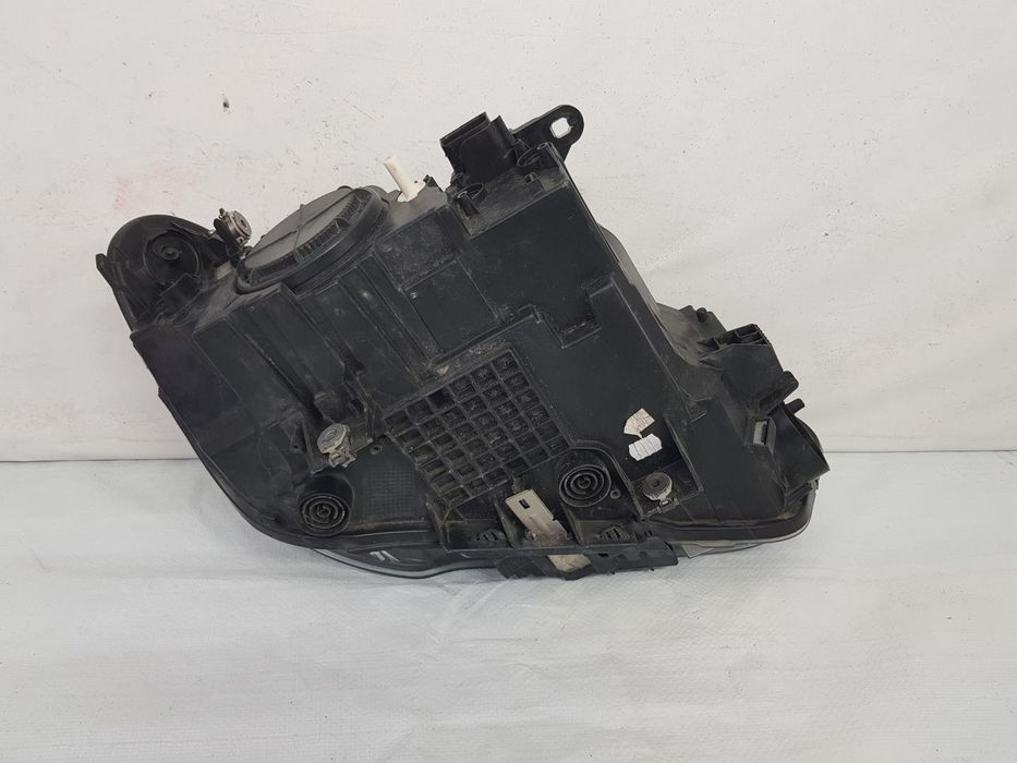 Far stanga halogen BMW X1 F48 dupa 2015