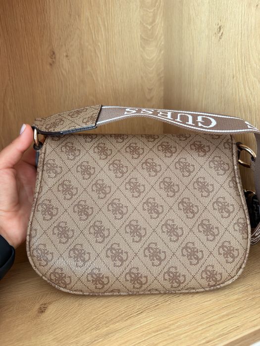 Чанта Guess, еко кожа