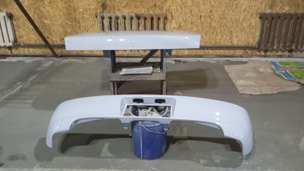 Продам бампер тойота карина ед