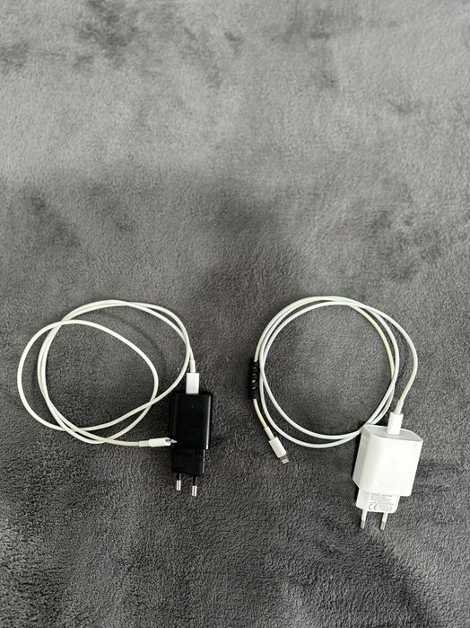 Încărcătoare original APPLE California 2 seturi adaptor + cablu OFERTĂ