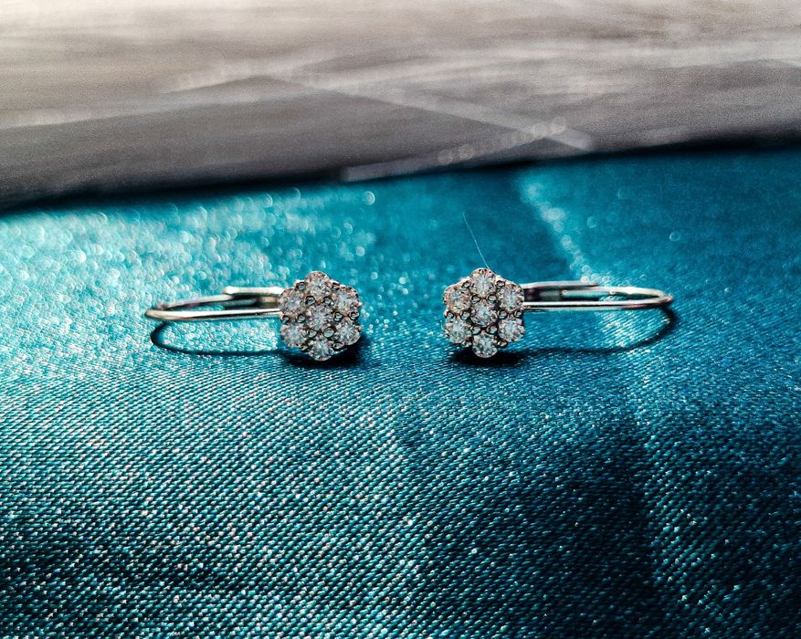 Cercei cu moissanite