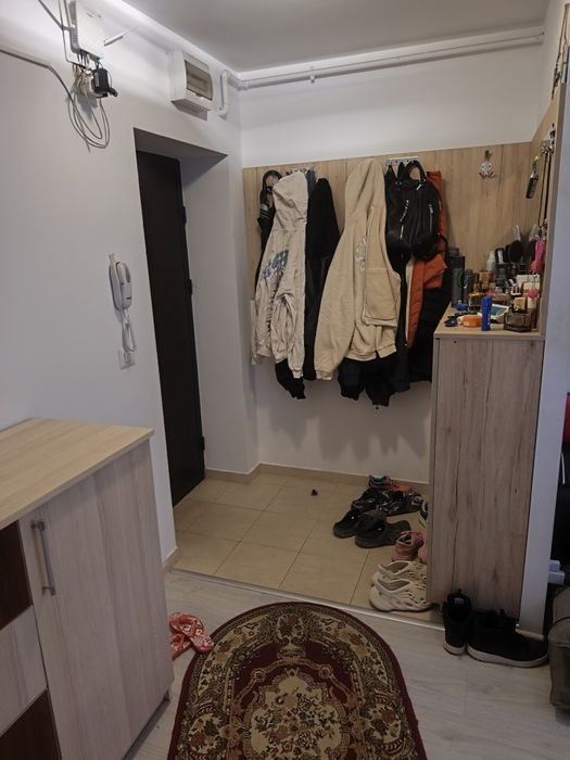Se vinde apt.3 camere