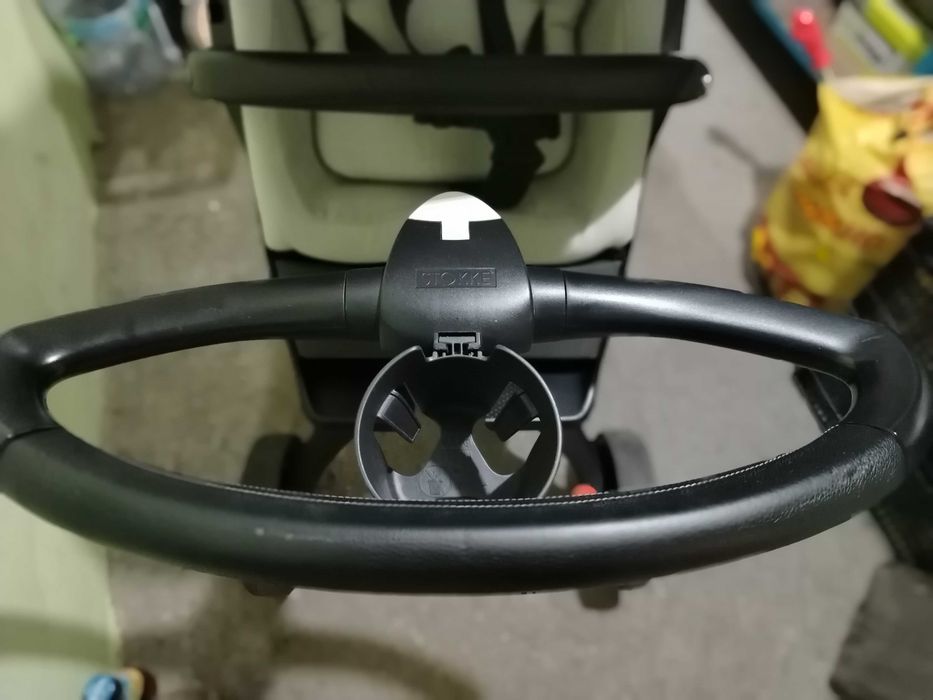 Продавам бебешка количка Stokke