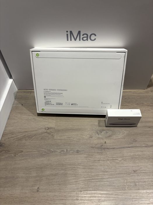 Macbook pro 14, M5, 512gb, sigilat, garantie 12 luni