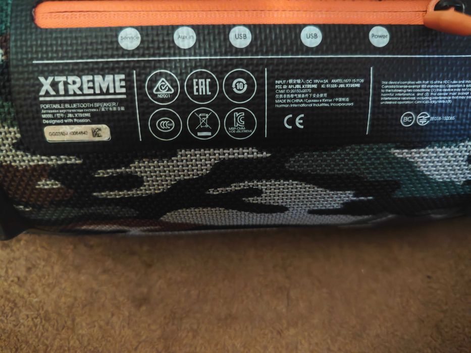 Продавам тонколона лаптоп слушалки