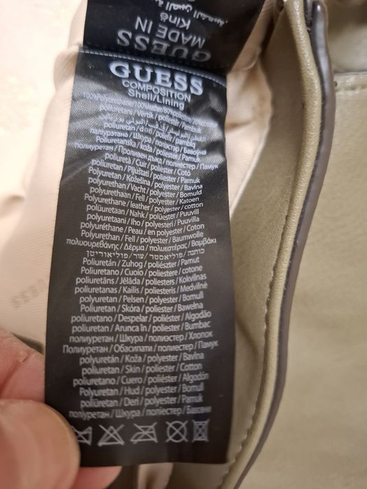 Дамска оригинална чантичка за през рамо. Guess Dixie Crossbody Flap