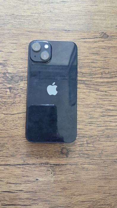 Телефон IPhone 13
