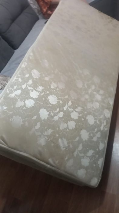 Продам б/у матрасы 1спалка