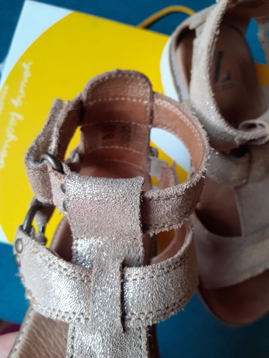 Естествена кожа сандали номер 33