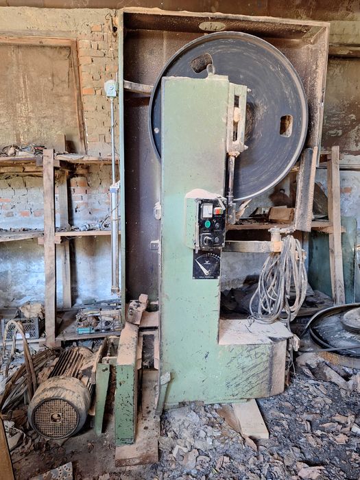 Гатер Банциг за бичене на трупи