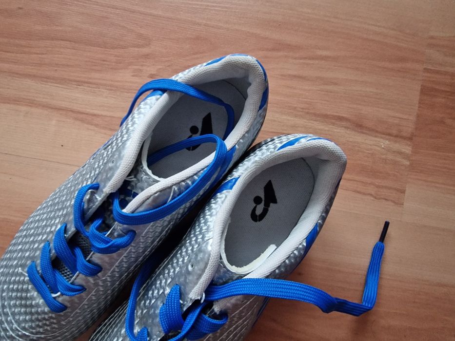 Adidași fotbal crampoane mărimea 38