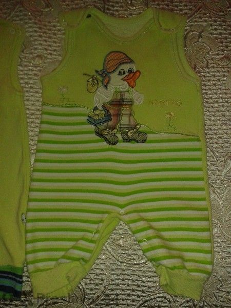 3 зелени гащеризончета + шапка