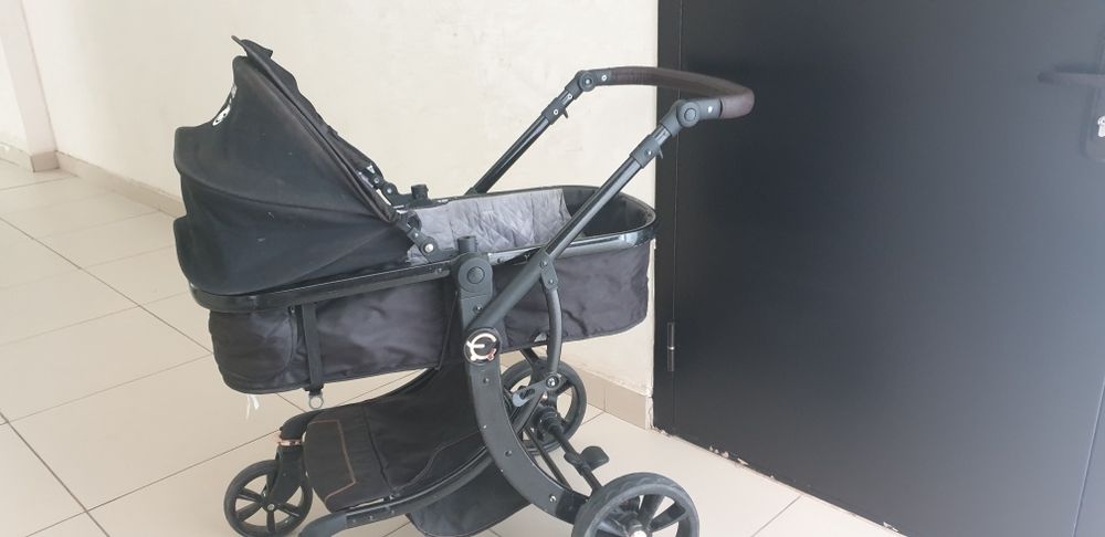 Продам коляску в хорошем состоянии