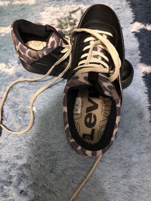 Обувки естествена кожа levis