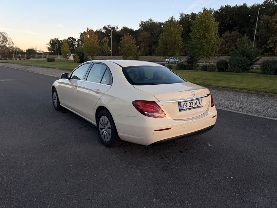 MERCEDES-BENZ E-Class 0 — imagine 5