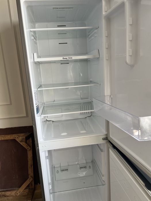 Холодилник Samsung с гарантии