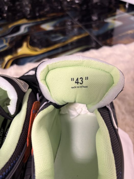 Adidasi Off Withe 1000