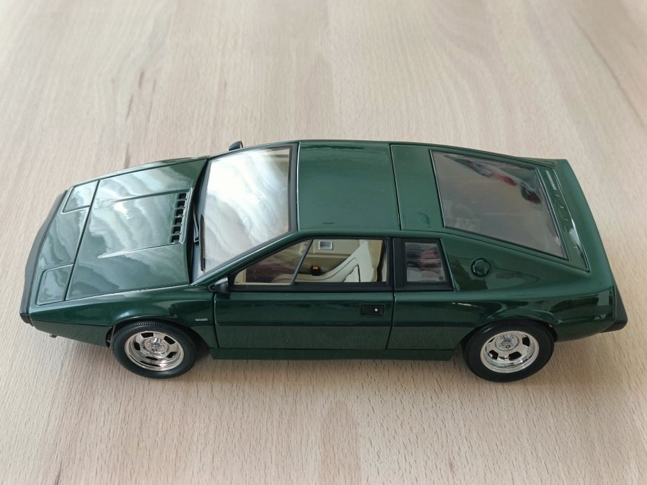 Lotus Esprit, Autoart 1:18