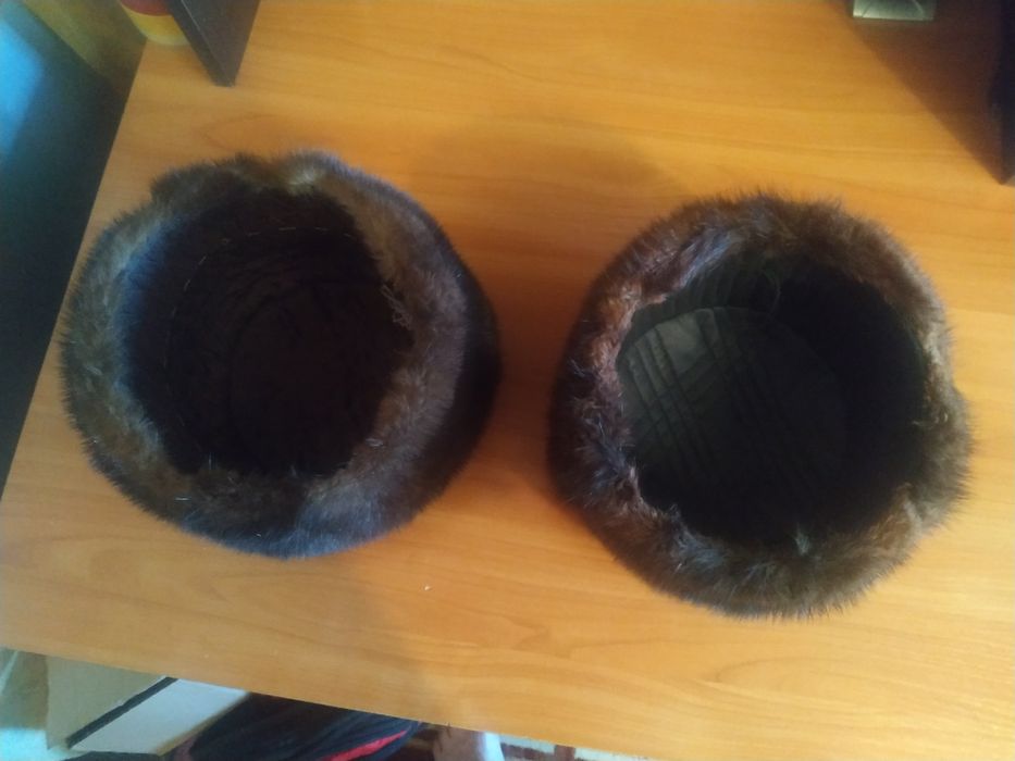 Продаются шапки, в нормальном состоянии.