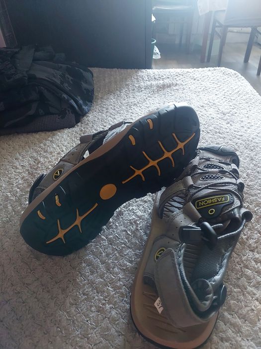 Продам новую обувь