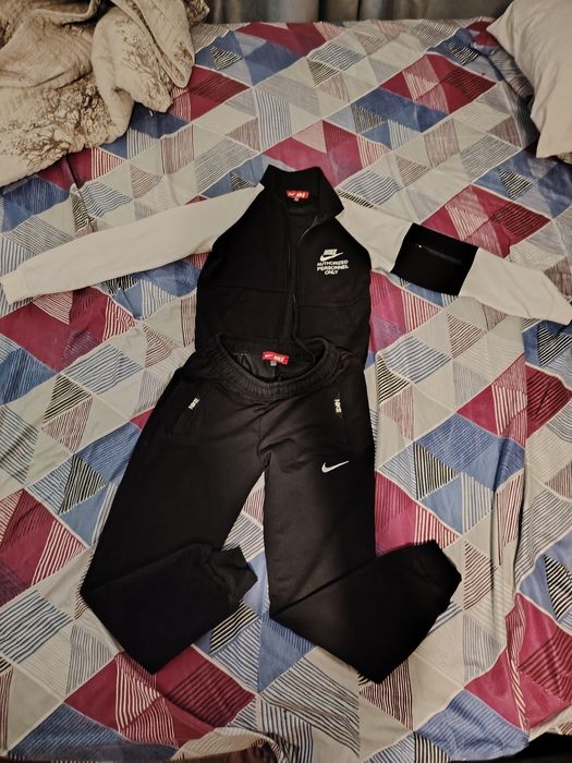 Спортивный костюм Nike для 7-9 лет