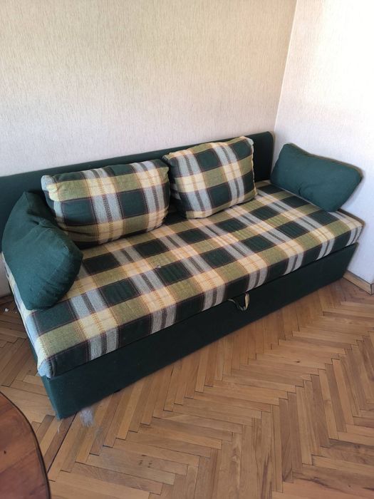 Разтегателен диван