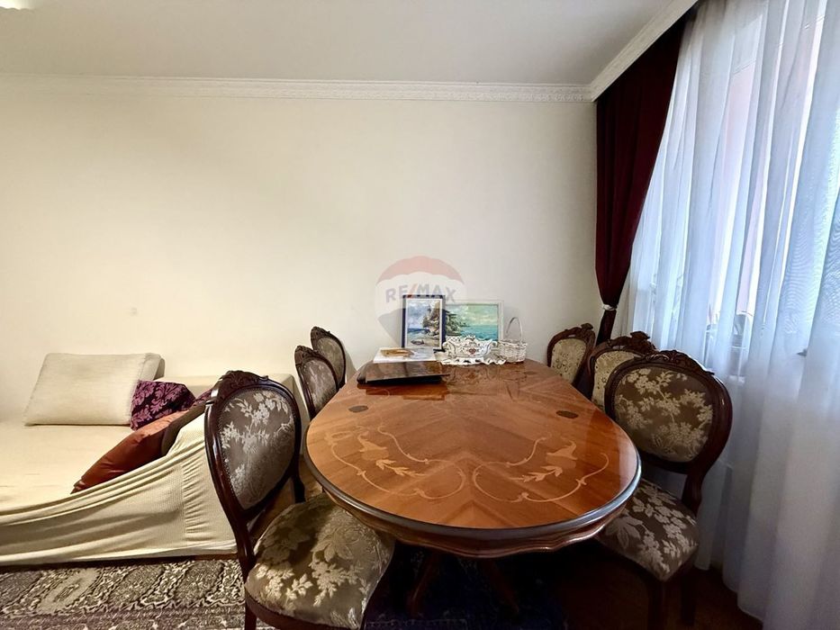 Продава се Двустаен апартамент в Варна, Център - 68 кв.м за 1380 €/кв.м - Снимка #1