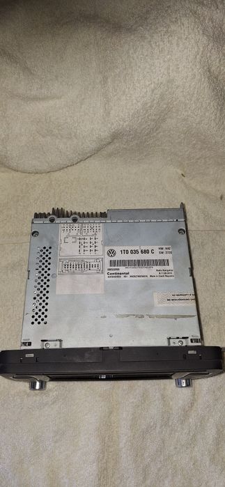 Vând navigatie Passat B6