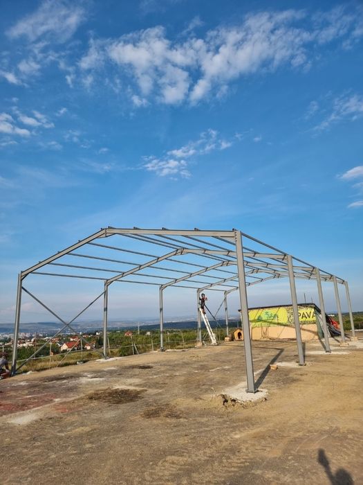 Vând structură metalică 10×20×4h