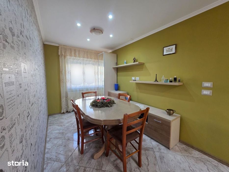 4 camere, zona Favorit, etaj intermediar, 2 balcoane, mobilat, utilat