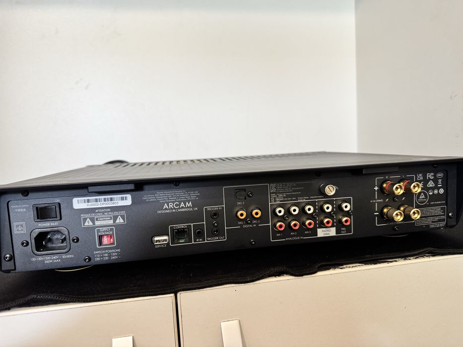 Amplificator audio Hi-Fi Stereo Arcam Radia Series A5 Integrat 350W
