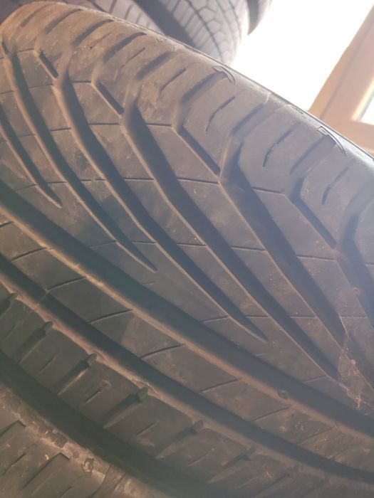 4 бр летни 225/40/18 Uniroyal