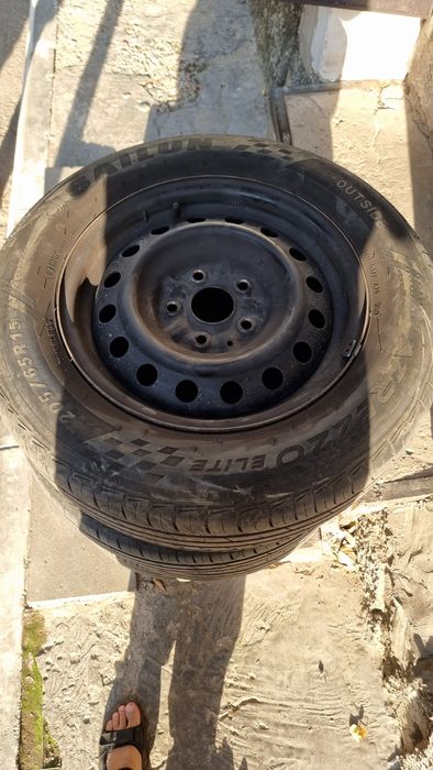 Шины с дисками на тойоту.
