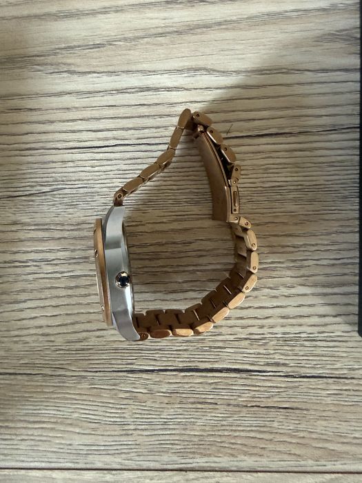 Продам кварцевые часы Eutour Magnet Watch