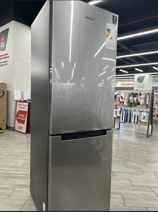 Продам холодильник Samsung RB30A30N0SA/WT