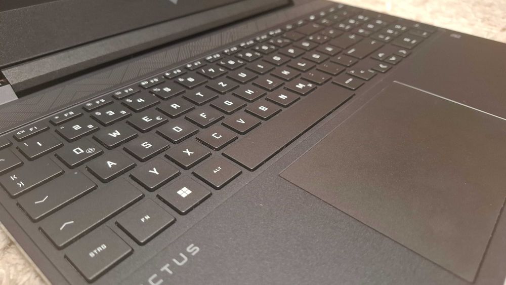 Laptop Gaming HP Victus i7-13620H/16GB RAM/512GB SSD/RTX4060 8GBCa nou