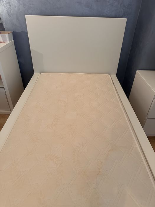 Pat IKEA MALM 90x200 cm, alb, cu somieră și saltea