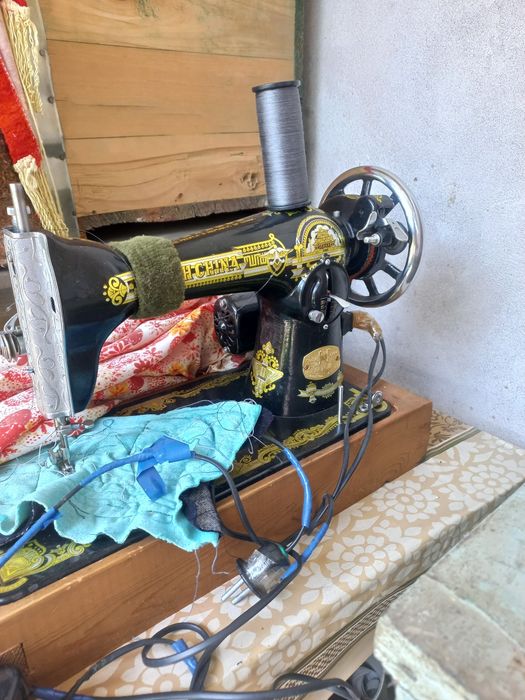 Tikuv mashina sotiladi srochno