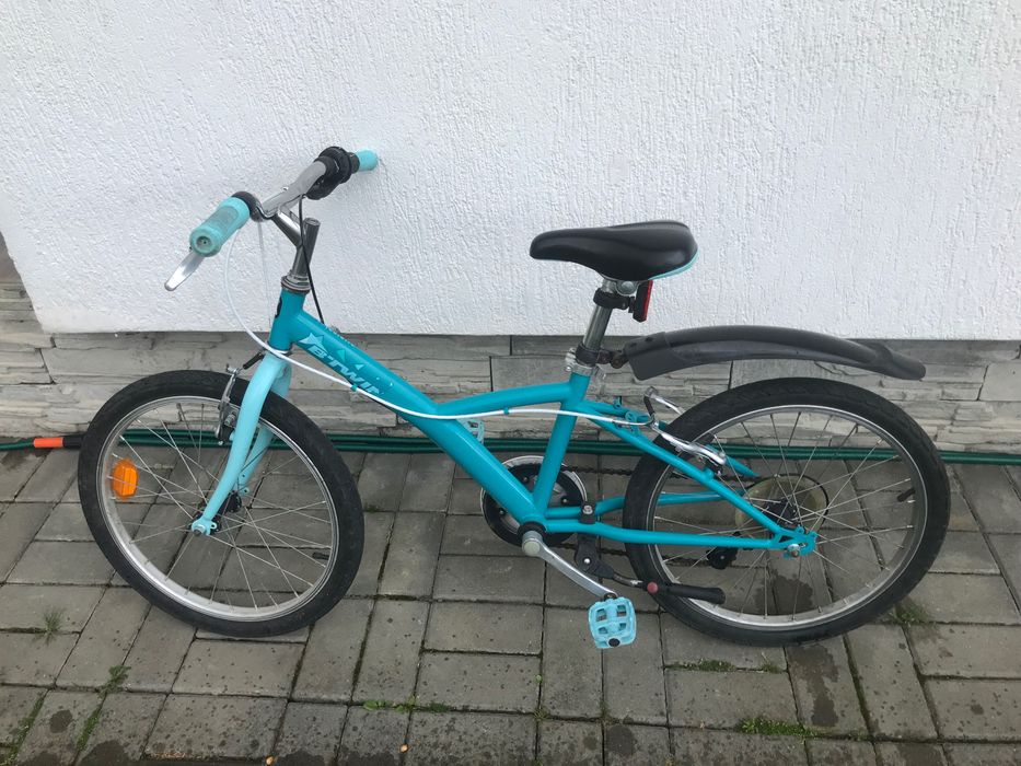 Vând bicicleta pentru fetite, 20''