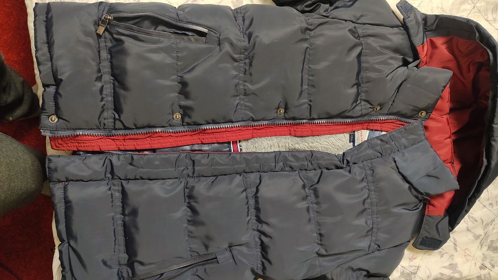 Vând geacă groasă de copii