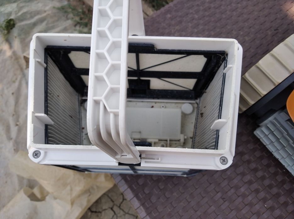 Почистващ робот за басейни Dolphin E25