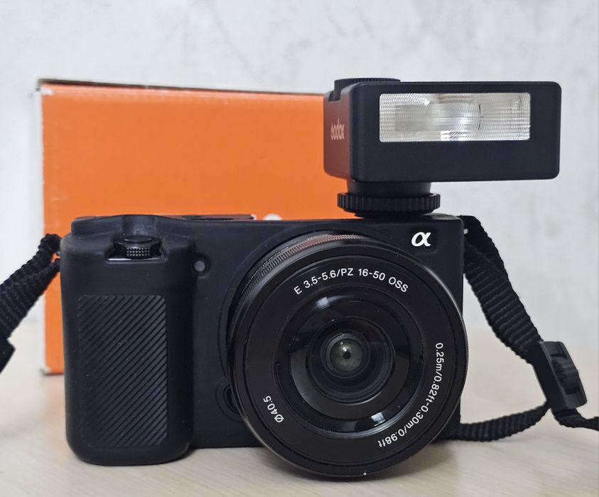 Продам камеру Sony ZV-E10 Kit 16-50mm