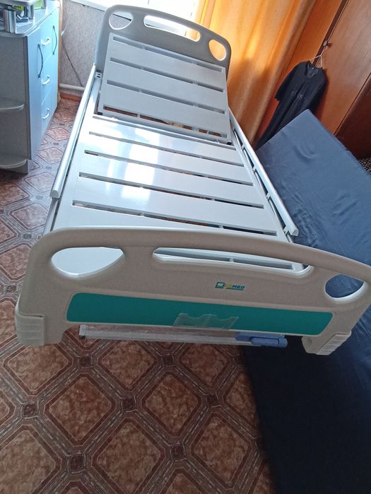 Кровать медицинская