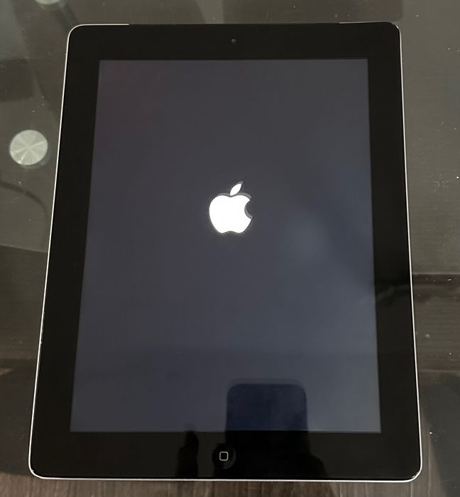 Продавам 3 броя Apple iPad 1-во, 2-ро и 3-то поколение!