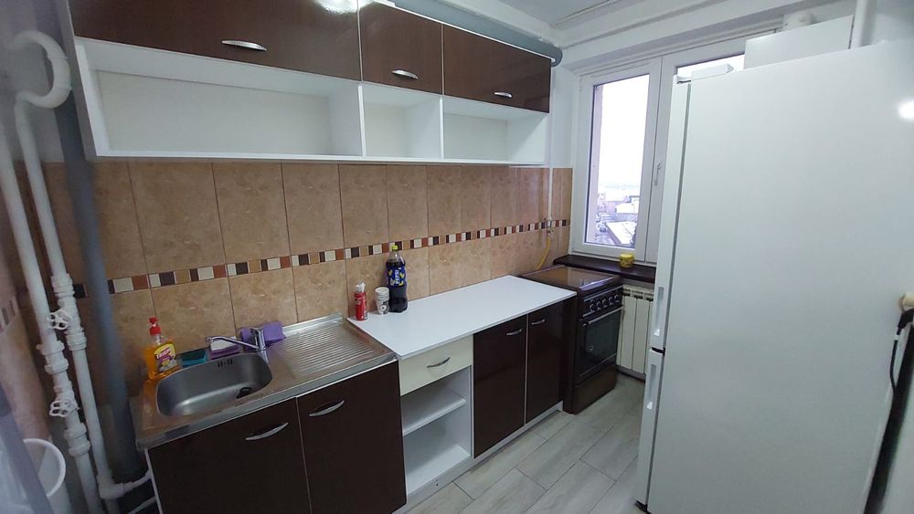 Mobila bucatarie  stare buna .