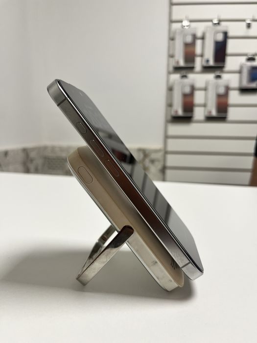 Продаеться Iphone 16 pro